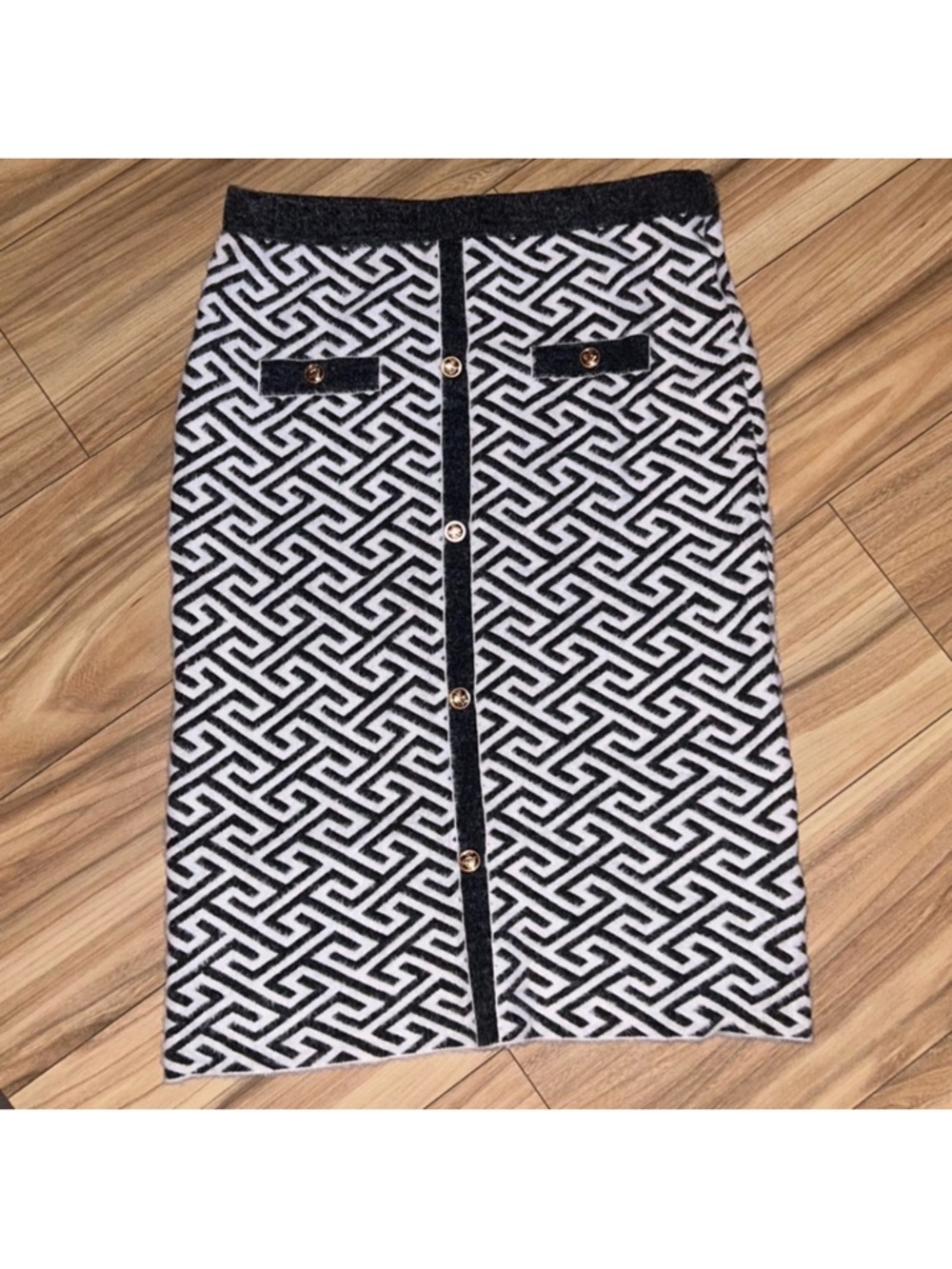 Black & White Geometric Knit Pencil Skirt